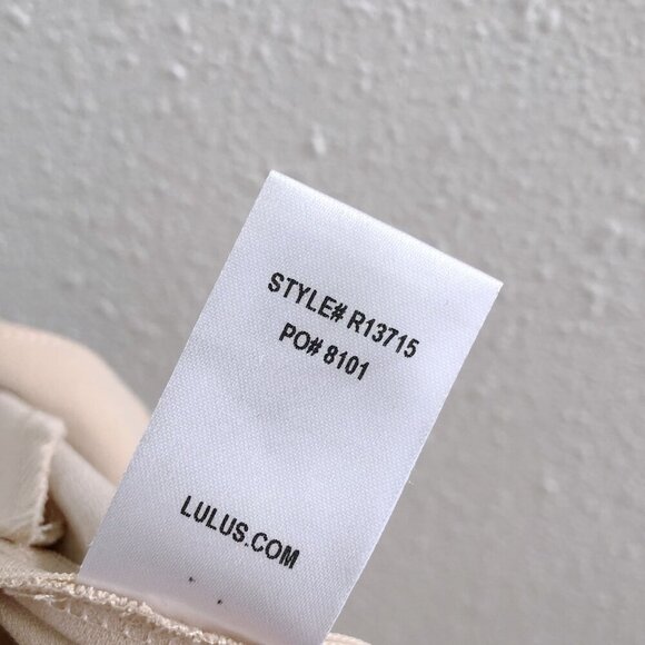 LULU'S Pleated Shorts Size Small - Picture 8 of 8